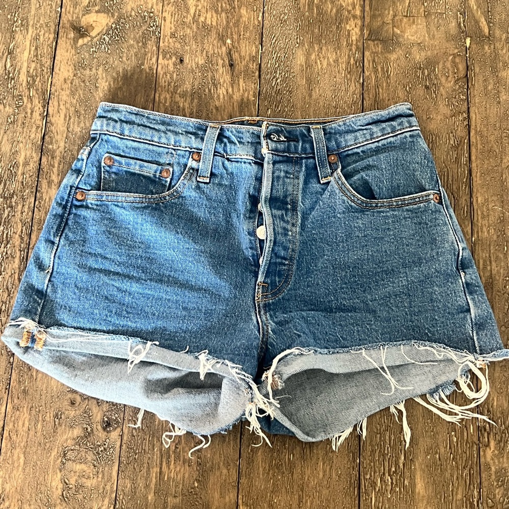 Levi’s 501 Shorts Size 25